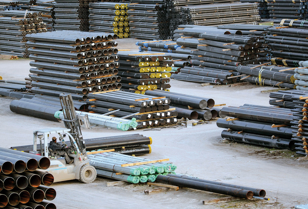 A Ferguson Industrial stockyard showcasing the variety & quantity of industrial pipe for national distribution.